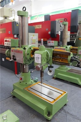 天河數(shù)控Z3132萬向搖臂鉆床 高效精密加工的工業(yè)利器