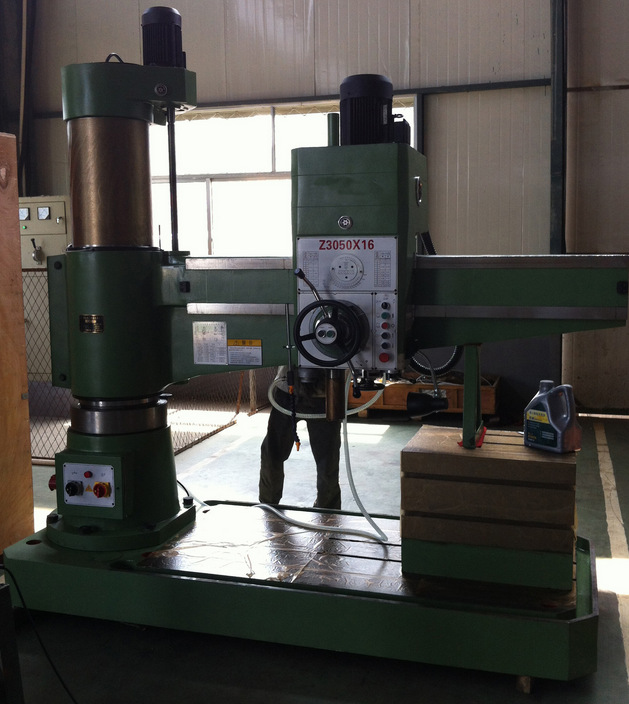 滕州博創(chuàng)數(shù)控機床廠 專業(yè)提供Z3063液壓搖臂鉆床，廠家直銷，價格實惠